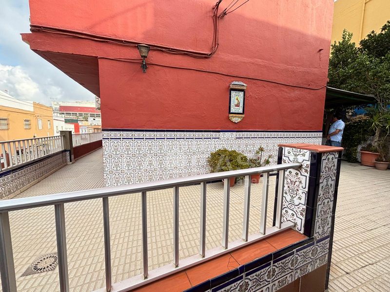 Foto 5577adb9-9d8c-4437-a87b-f88450b36583. Casa amb aparcament a Bajadilla - Fuente Nueva Algeciras