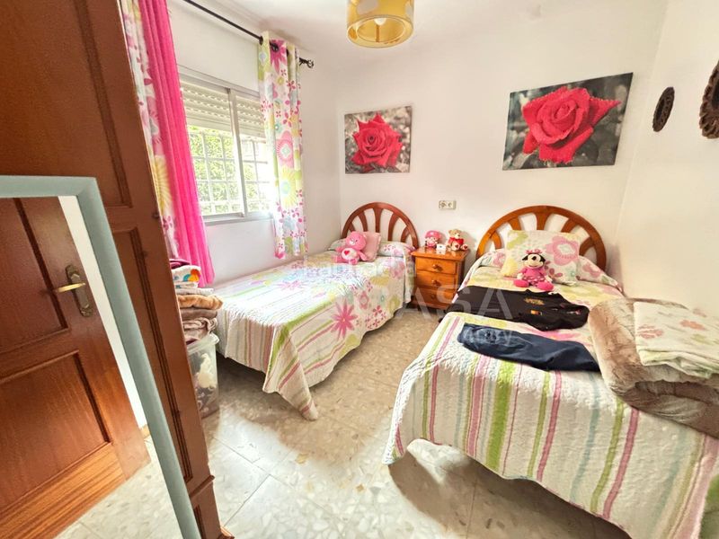 Foto 65f7c0e2-9dc7-4beb-9db7-6a091952467d. Casa amb aparcament a Bajadilla - Fuente Nueva Algeciras