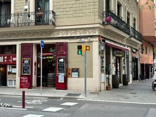 Locale commerciale in Carrer de la Independència