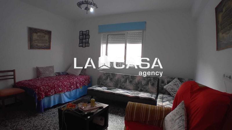 Foto 7a797137-6721-4f76-b5c4-09eaf61865a0. Piso excelente piso de dos habitaciones con azotea privada en Algeciras