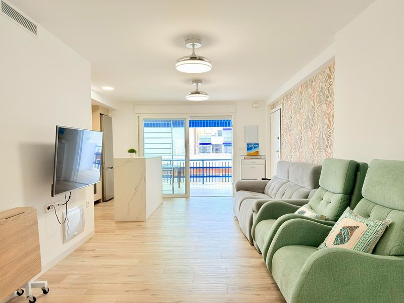 Foto c03f0e09-fd7c-4d55-8143-b106ce211892. Apartamento exclusivo apartamento reformado de 3 dormitorios primera línea del mediterráneo, las sirenas i, la manga km 1 en Manga del Mar Menor (La)