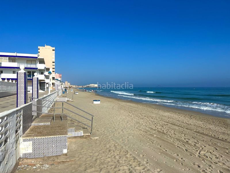 Foto c608238b-edd7-41c2-aad5-eca36b60dae1. Apartamento exclusivo apartamento reformado de 3 dormitorios primera línea del mediterráneo, las sirenas i, la manga km 1 en Manga del Mar Menor (La)