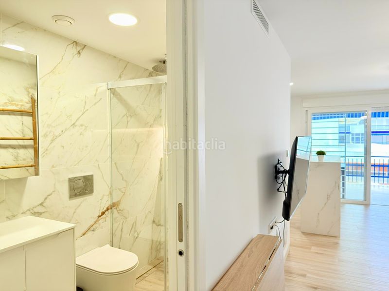 Foto e8eb53da-8bb4-421f-8d1a-831b327129ad. Apartamento exclusivo apartamento reformado de 3 dormitorios primera línea del mediterráneo, las sirenas i, la manga km 1 en Manga del Mar Menor (La)