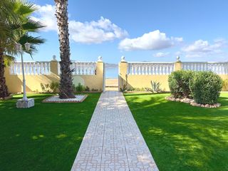 Xalet  Mar negro. Villa de lujo en primera línea con acceso directo a la playa y c