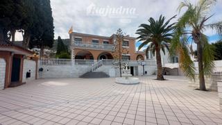 Chalet en Calle jumilla 26. Chalet lujoso en alhaurin de la torre