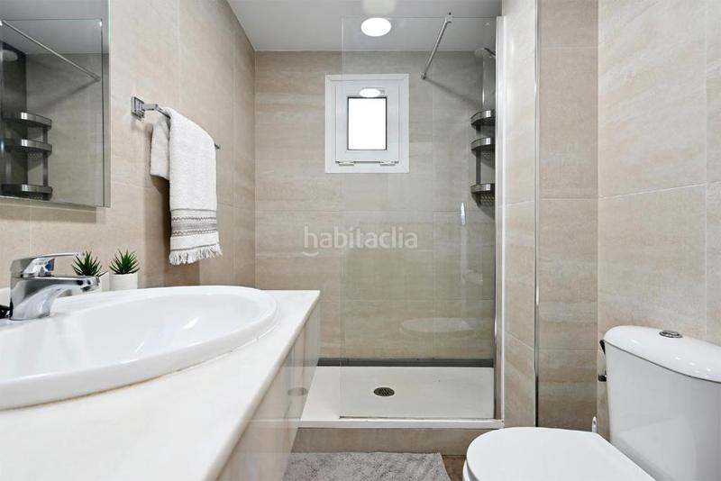 Foto 9166e05a-f458-4961-97ad-d3fc2f10db9f. Alquiler piso en calle de alemania 3 apartamento de lujo en en Benalmádena