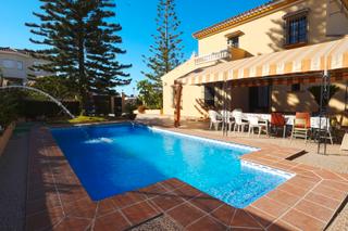 Xalet  Calle alcaudon. Chalet lujoso en alhaurin de la torre