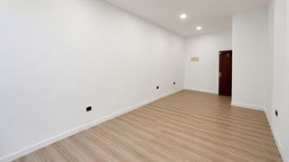 Miete Geschäftsraum in Calle héroe de sostoa 93. Local en alquiler en calle heroe de sostoa