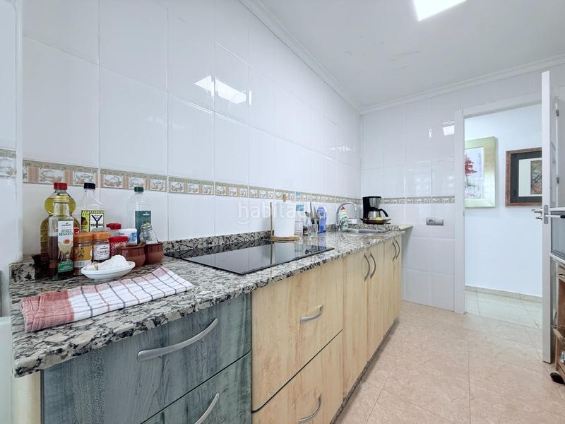 Foto c037350a-b994-41bb-8298-83b233390a99. Location appartement avec piscine dans Playa Poniente Benidorm