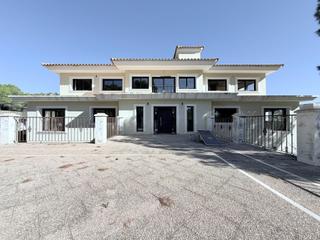 Chalet à Polop. Villa con gran parcela, piscina y caballerizas en polop  una opo