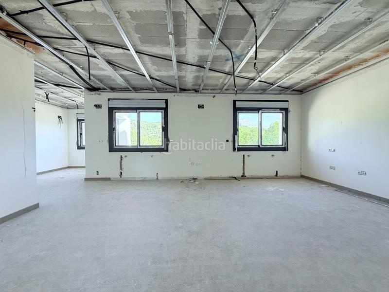 Foto 50c60e81-c934-4ec3-bd2c-5daffe1f8394. Chalet villa con gran parcela, piscina y caballerizas una oportunidad única para crear tu sueño en Polop