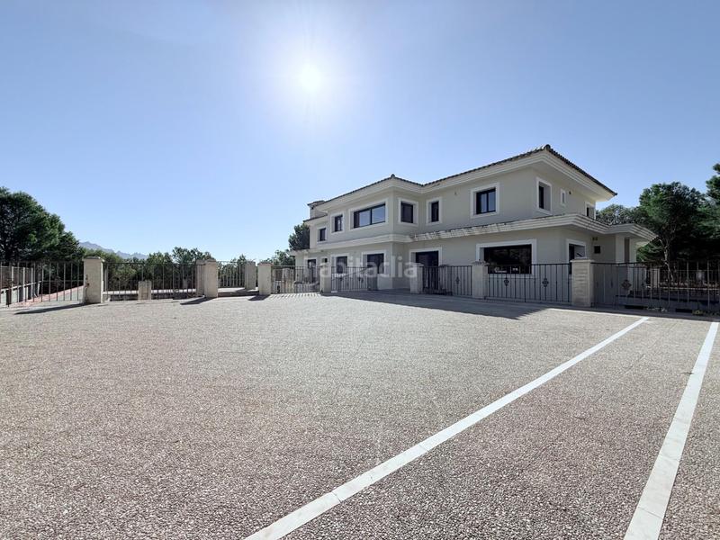 Foto 6bdc35b4-b140-4602-a80c-c4667c2280fe. Chalet villa con gran parcela, piscina y caballerizas una oportunidad única para crear tu sueño en Polop