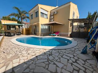 Chalet à Les Tres Cales. Villa paula