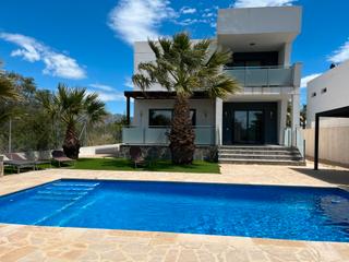 Xalet  Carrer tofino 400a. Impresionante chalet con piscina privada y licencia turística en