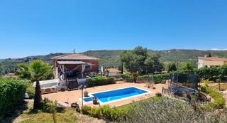 Chalet  Calle rosalia de castro. Chalet de lujo con piscina.