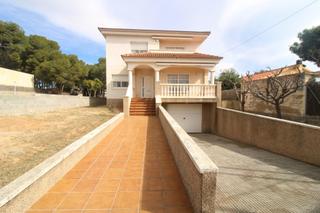 Chalet  Calle italia. Chalet de lujo con gran parcela en segur de calafell centro