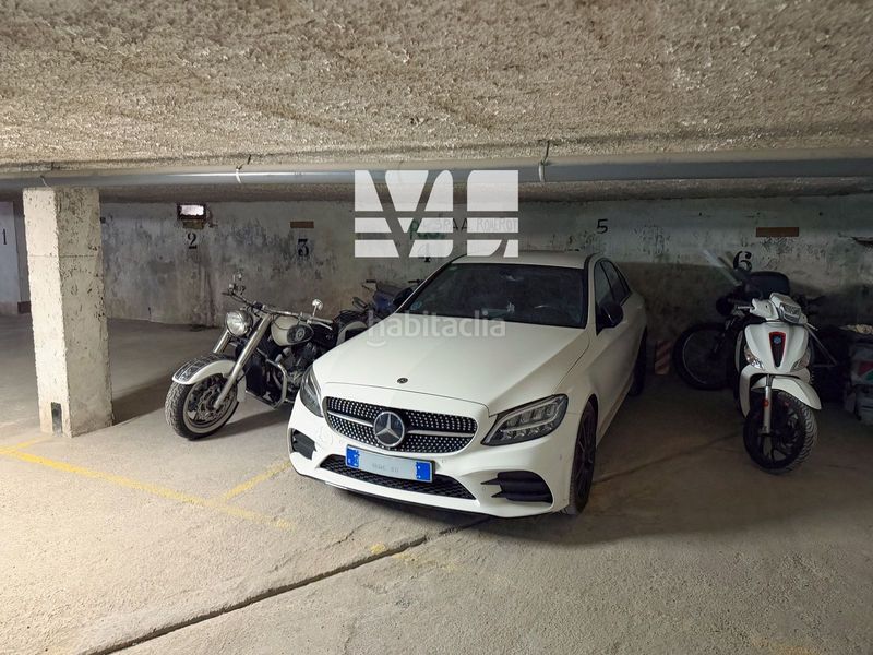 Foto 1da270f8-211f-49ef-900a-eeb074d8d8a5. Aparcament cotxe a Calafell platja Calafell