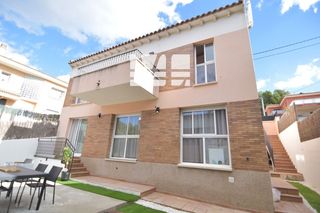 Casa  Bolivia. Casa totalmente reformada en venta