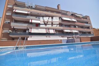 Pis  Sant vicen�. Moderno piso seminuevo en el vendrell con piscina y amplia terra