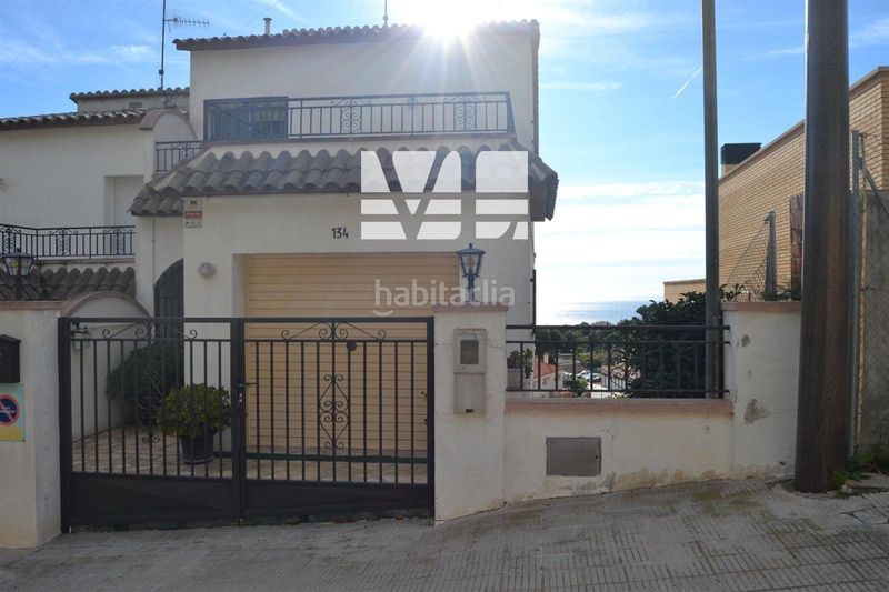 Foto 77aa62d8-45a0-4524-9132-2a7bb6b34346. Casa adossada amb calefacció a Segur de Calafell nucli urbà Segur de Calafell