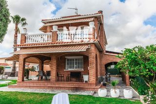 Chalet  Acuari. Encantador chalet en berà mar  el francaset roda de barà