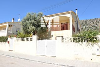 Chalet  Assutzena. Casa independiente en nou vendrell