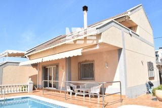 Chalet  Altafulla. Casa con piscina cinco habitaciones en bellamar calafell
