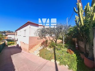 Chalet  Santa maria de montserrat. Chalet independiente con vistas al mar en segur de calafell
