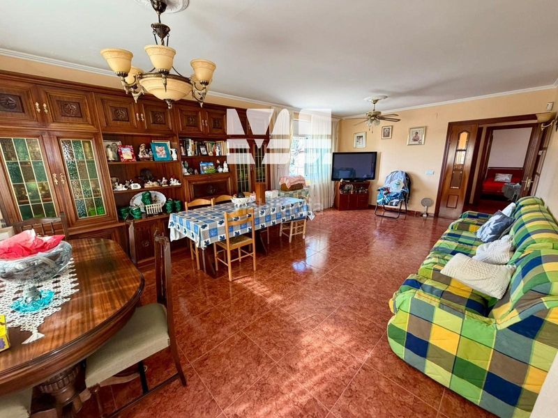 Foto ffdf8a9d-61ab-4c94-8659-6a0953255648. Chalet dans Centre Vendrell (El)