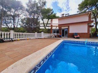 Xalet  Violeta. Chalet independiente con piscina y gran parcela en valldemar  ca