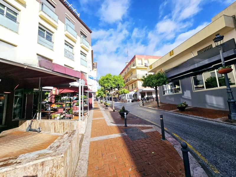 Foto 199dc715-9d1f-487b-b08b-391e3b9b0e17. Alquiler local comercial en avenida constitucion 8 en Benalmádena