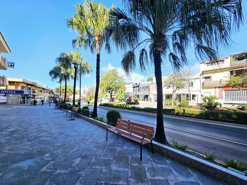 Foto 97c63ad9-35dd-4a88-90ee-b6a059bb2efe. Alquiler local comercial en avenida constitucion 8 en Benalmádena