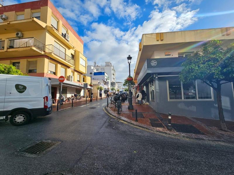 Foto c3576b18-63ab-4caa-830a-82ef7061d799. Alquiler local comercial en avenida constitucion 8 en Benalmádena