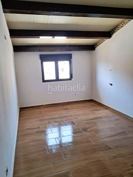 Foto cf0f3cd6-d19e-4efc-ab23-683d993f7ca5. Casa adossada a Bigastro