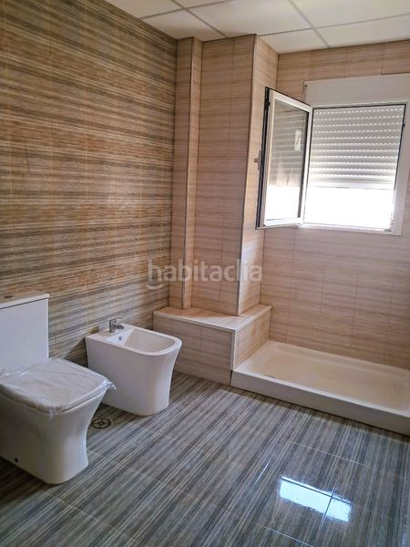 Foto fd8c3dde-c2e1-4711-a97c-997bbaf44eed. Casa adossada a Bigastro