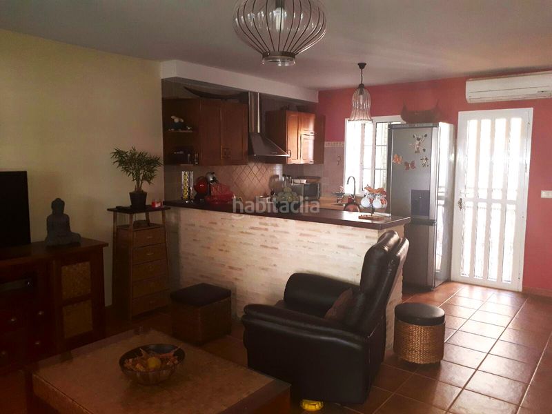 Foto 37f0bfd7-d954-4dd7-9c03-3d4c26aa6821. Casa adossada amb xemeneia a Playa de los Náufragos Torrevieja