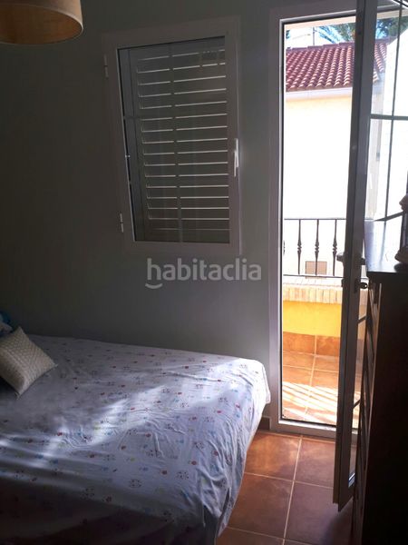 Foto 49a9156e-55f8-4112-be39-2c9146560117. Casa adossada amb xemeneia a Playa de los Náufragos Torrevieja