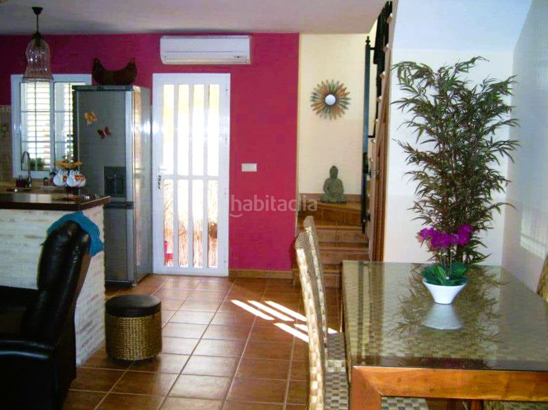 Foto 9aeb36ce-89d4-4777-b1a8-3a4f6ec0ffc7. Casa adossada amb xemeneia a Playa de los Náufragos Torrevieja