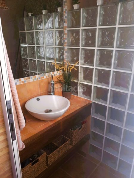 Foto a6e465d1-68b9-4e3b-a424-d5d7b503a710. Casa adossada amb xemeneia a Playa de los Náufragos Torrevieja