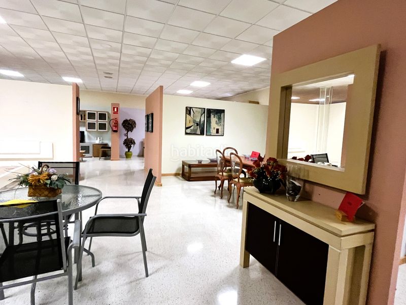 Foto cc6522f8-5627-4be6-a6c0-51694eaa3421. Local comercial a Redován