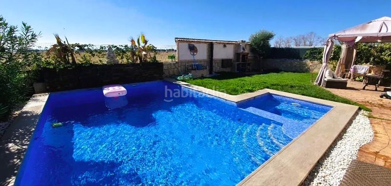 Foto 069e1997-b576-44f4-8005-691f5b37d1c7. Xalet amb calefacció aparcament piscina a Barcience