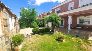 Chalet  Avenida aragoneses. Chalet independiente en venta en barcience, toledo