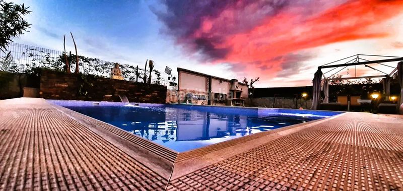 Foto a2c6bede-d370-4032-b78e-a25a3dcc922f. Xalet amb calefacció aparcament piscina a Barcience