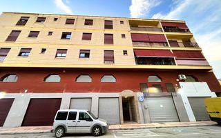 Etagenwohnung  Calle san pascual. Piso en venta en albatera, alicante
