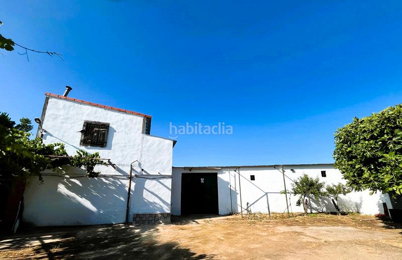Foto 397baea4-e642-4d08-9743-a7d0c04b7d1a. Masia amb xemeneia aparcament a Guadamur