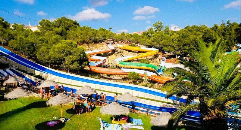 Foto ea7ce1a3-9b14-4dda-868f-b650062cae96. Xalet 240m<sup>2</sup> amb calefacció aparcament piscina a Rojales