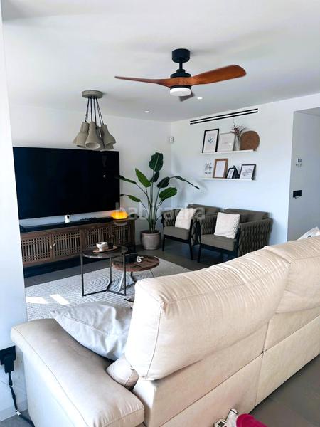 Foto 41c249ab-102d-46b6-8e9b-7b7c5cbe68da. Attique avec chauffage parking dans Albatera