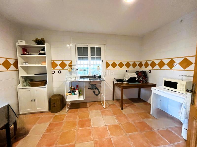 Foto 2500395c-6601-4063-b845-6ce7b3f19655. Masia amb xemeneia calefacció aparcament piscina a Santa Cruz del Retamar