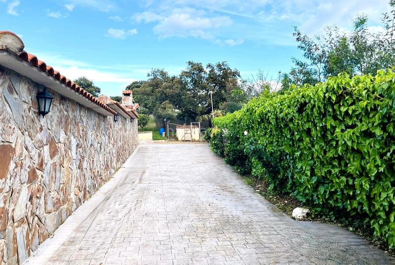 Foto 450f3bf1-b4b2-4646-a921-ce4a5fdc49e6. Masia amb xemeneia calefacció aparcament piscina a Santa Cruz del Retamar