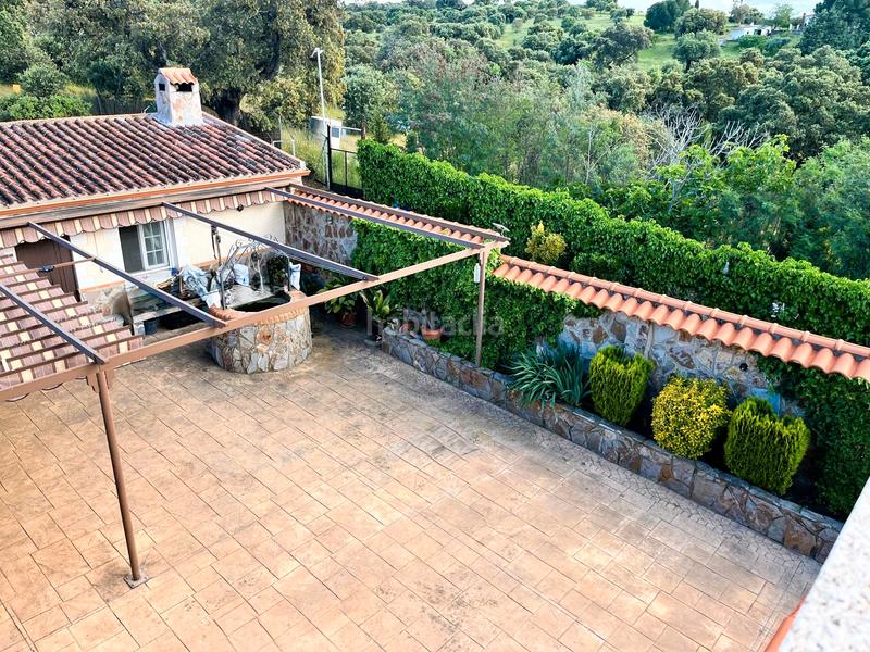 Foto 5290e083-ba0b-4386-8a90-010c247b744f. Masia amb xemeneia calefacció aparcament piscina a Santa Cruz del Retamar